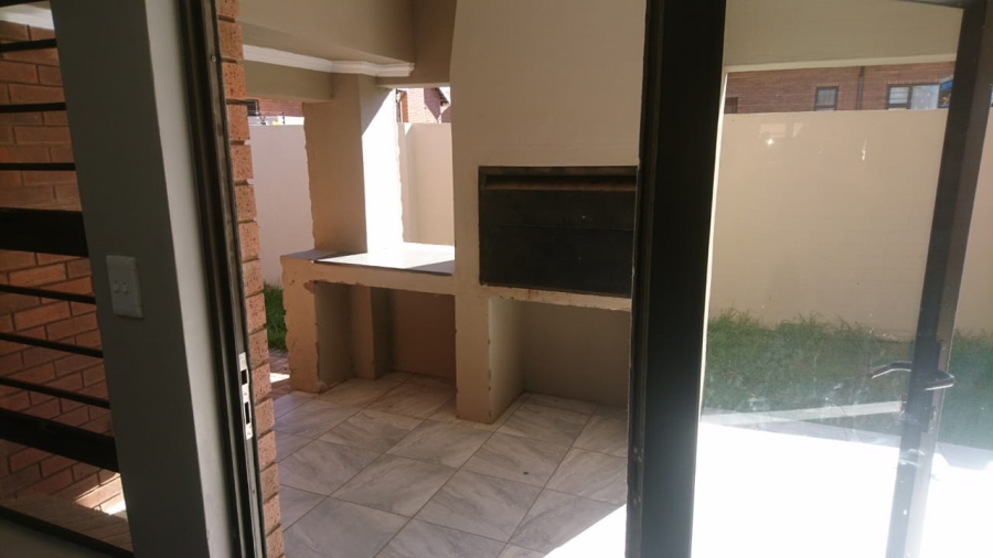 To Let 3 Bedroom Property for Rent in Hillside Free State